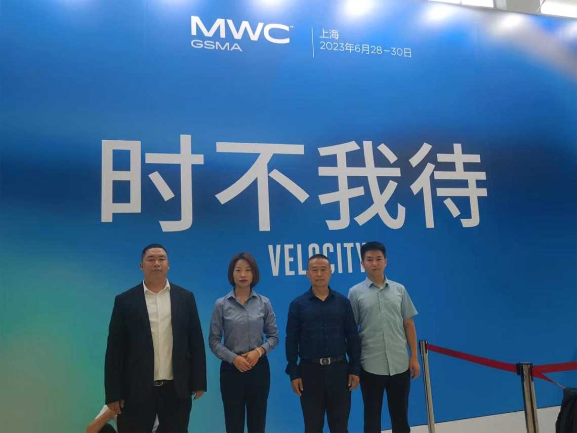 AB娱乐参展四人合影